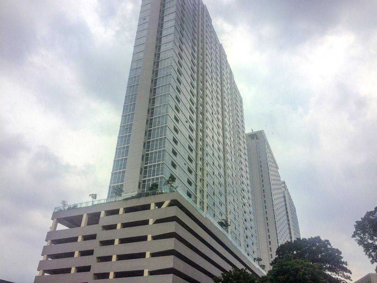 Comfortable At Menteng Park By Travelio